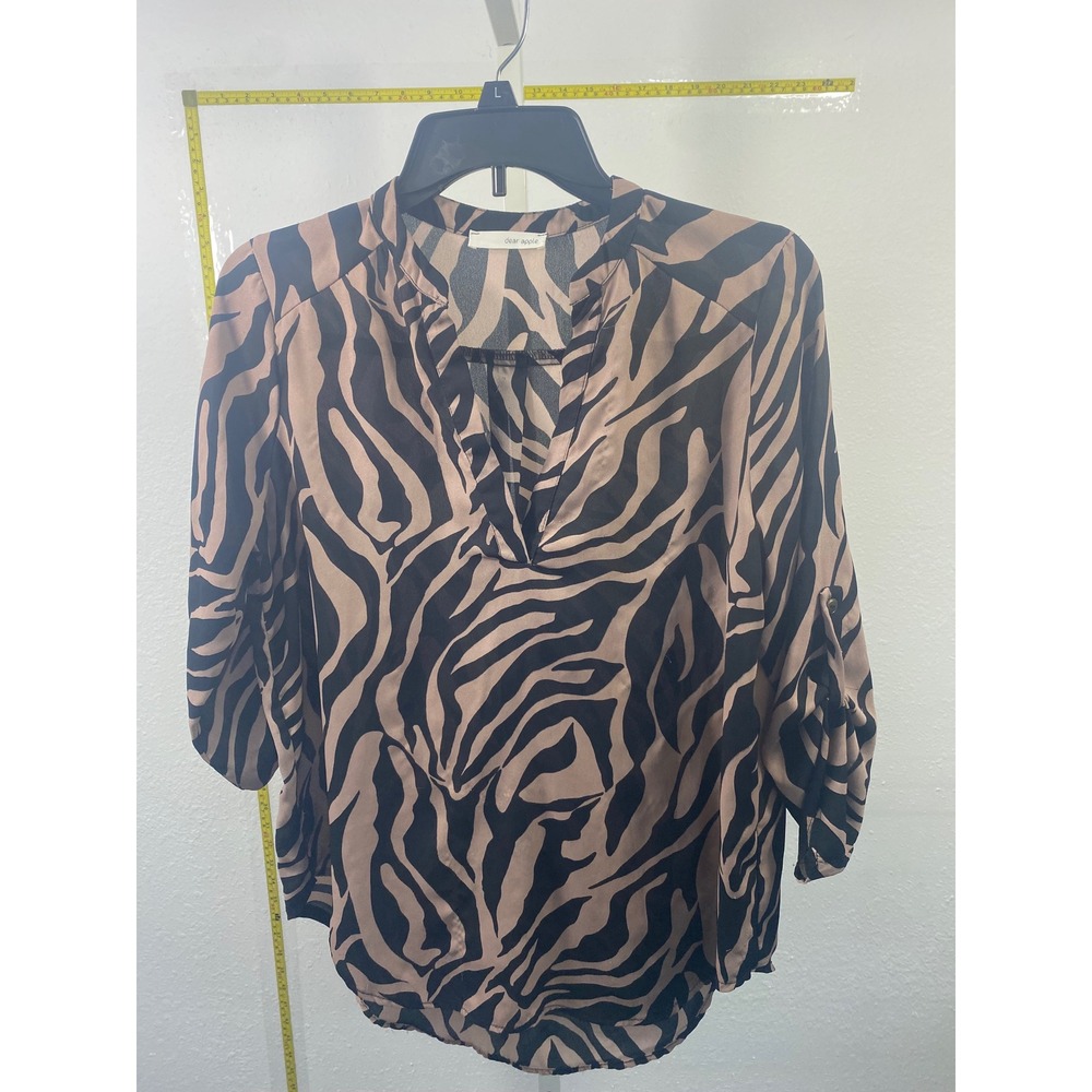 Dear Apple Zebra Print Blouse Tan Black Roll‎ Tab Sleeve Split Neck Top Large